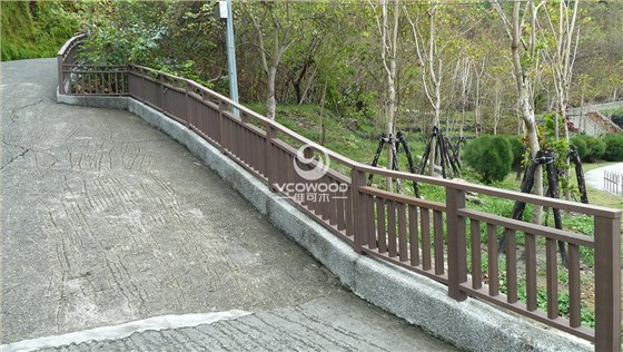 大石鼻山步道纳米木护栏 (4)