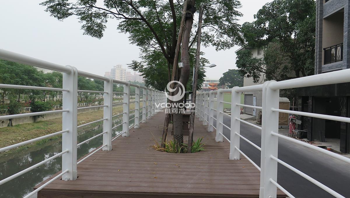 剑桥社区纳米木栈道 (2)
